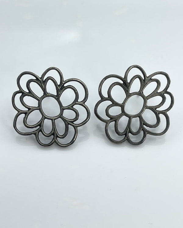 Himatsingka Large Kellie Flower Earring