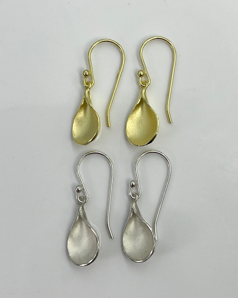 Sarah Richardson Medium Petal Earrings