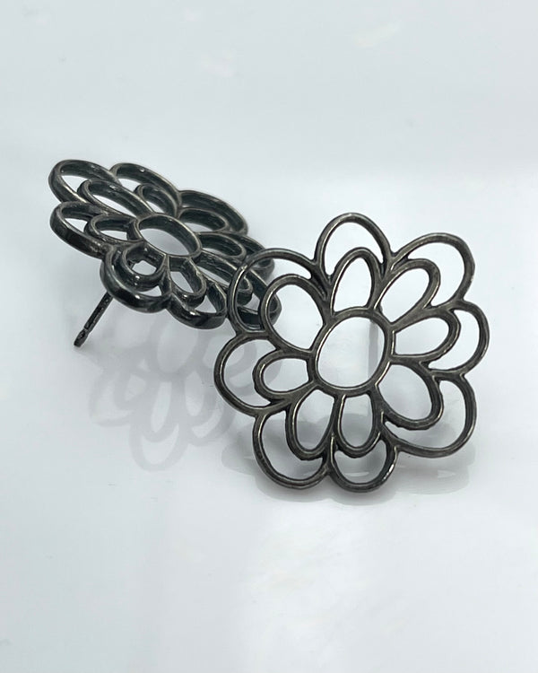 Himatsingka Large Kellie Flower Earring