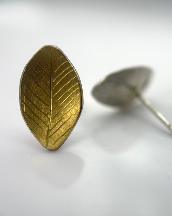Himatsingka Small Leaf Earrings