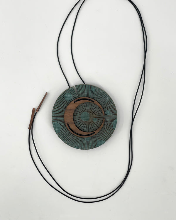 Oropopo Menulis Necklace