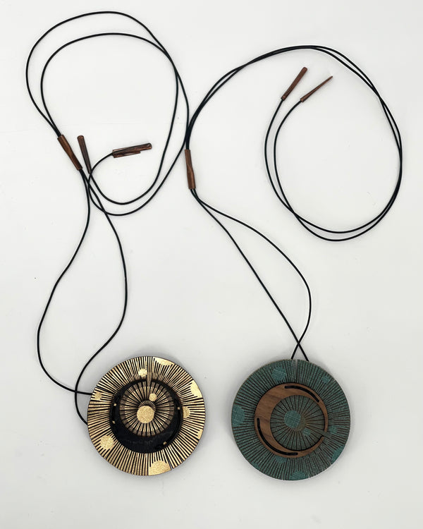 Oropopo Menulis Necklace