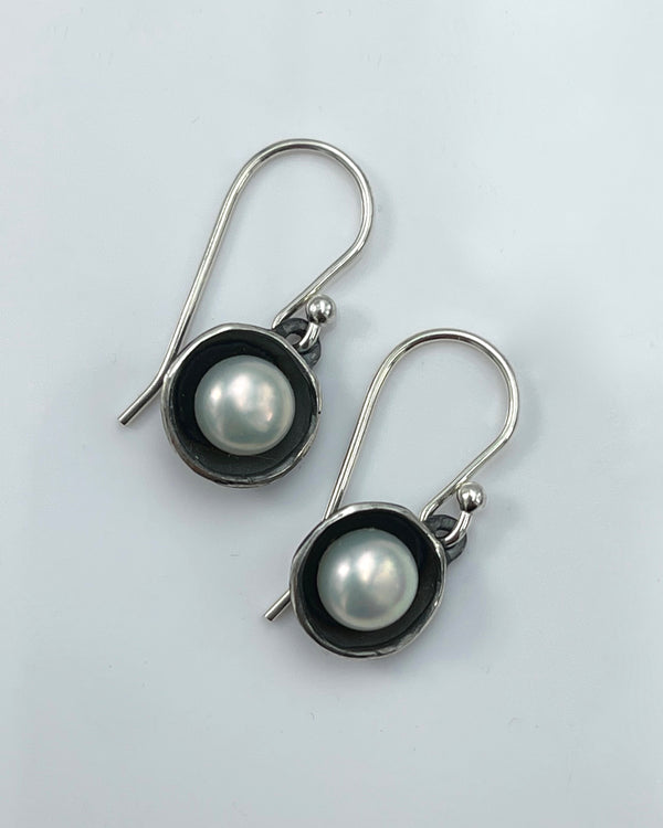Sarah Richardson Small Pearl Dishy Earrings