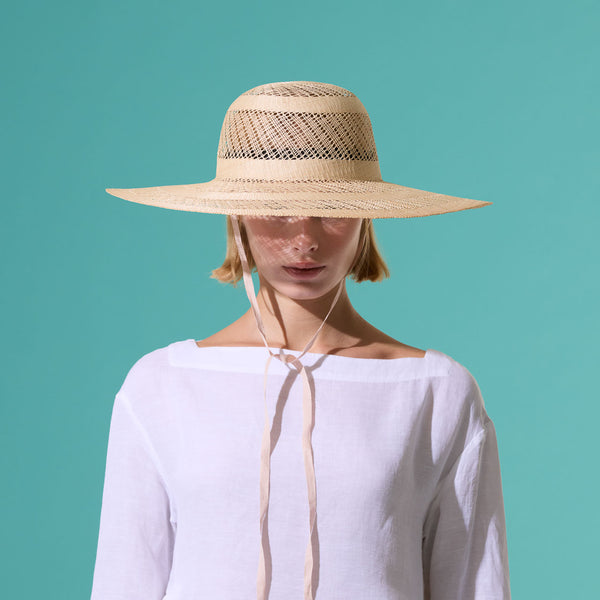 Huu Hat by Chisaki – MOTTO Harvard Square