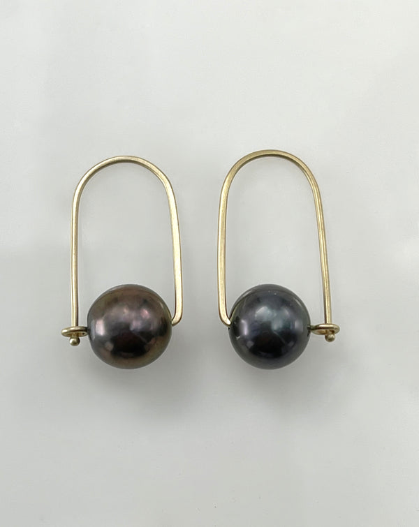 Carla Caruso Wide Pearl Arch Earrings