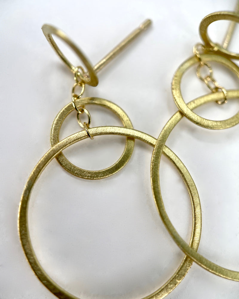 Delicate 18K Circle Bunches Earrings