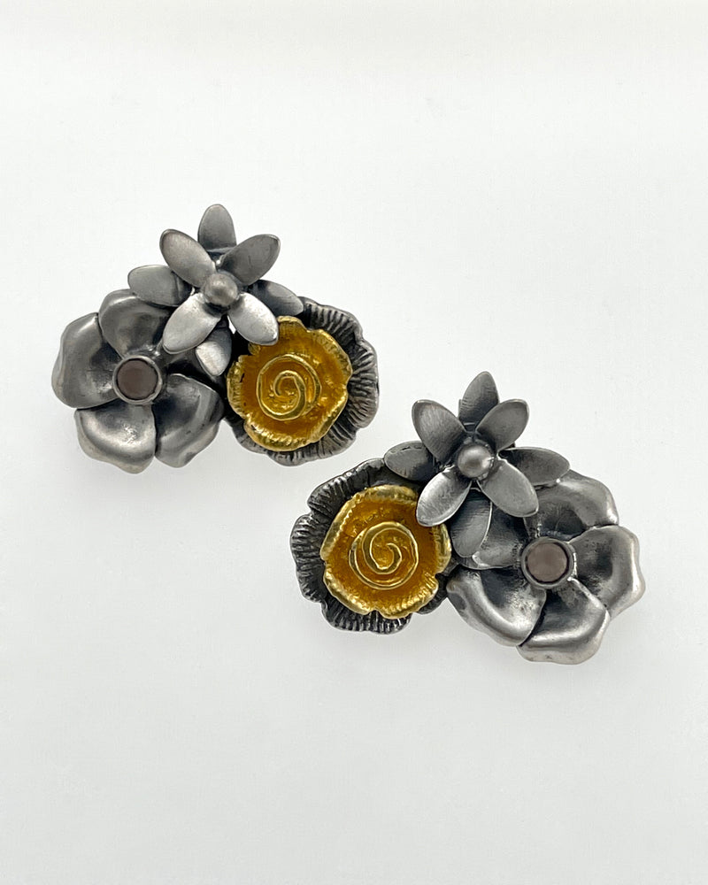 Himatsingka Flower Stud Earrings